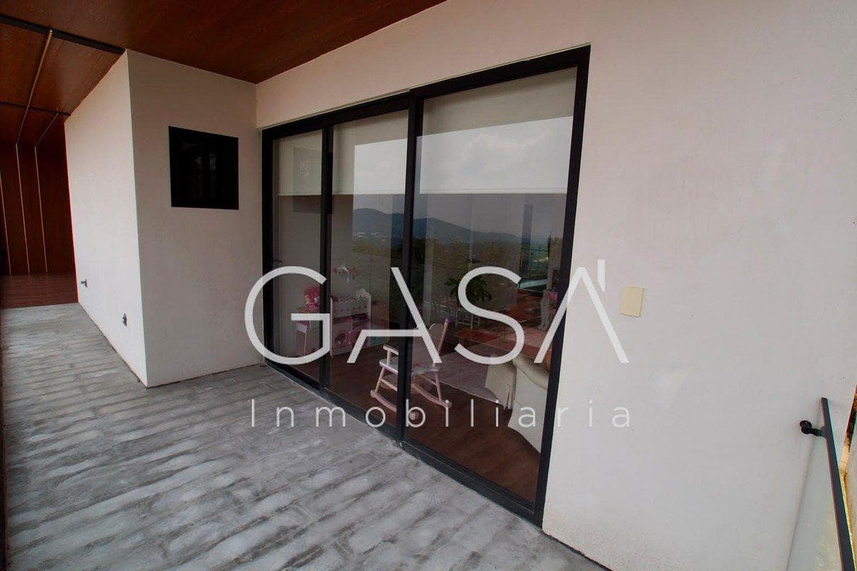 House for Sale in the Sayavedra Sheffield District
