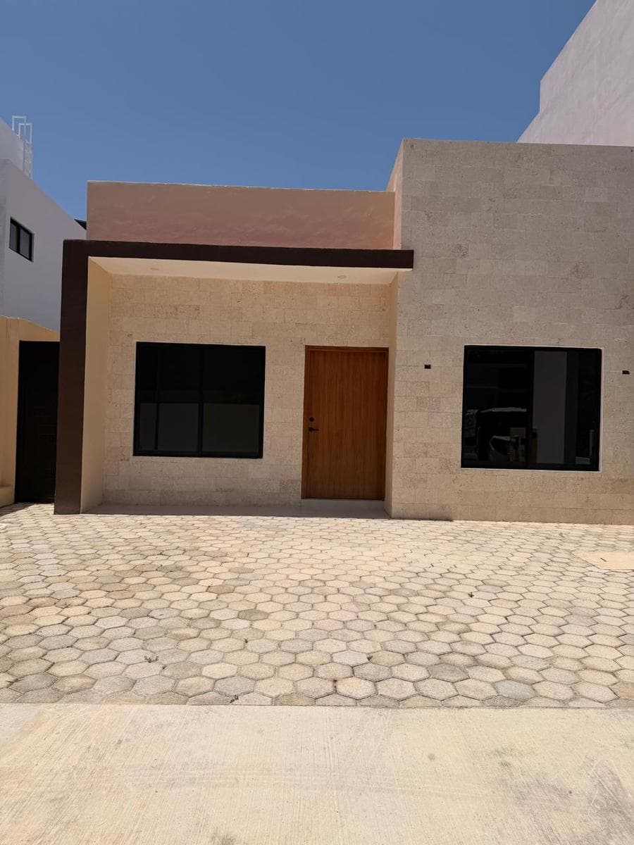 House for sale in Residencial Rio, single-story, with a pool, 3 bedrooms, Cancun, Quintana Roo