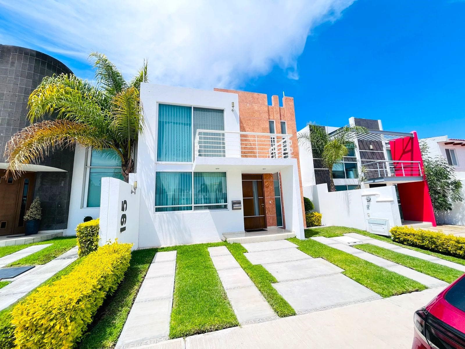 House for Sale in CUMBRES DEL LAGO