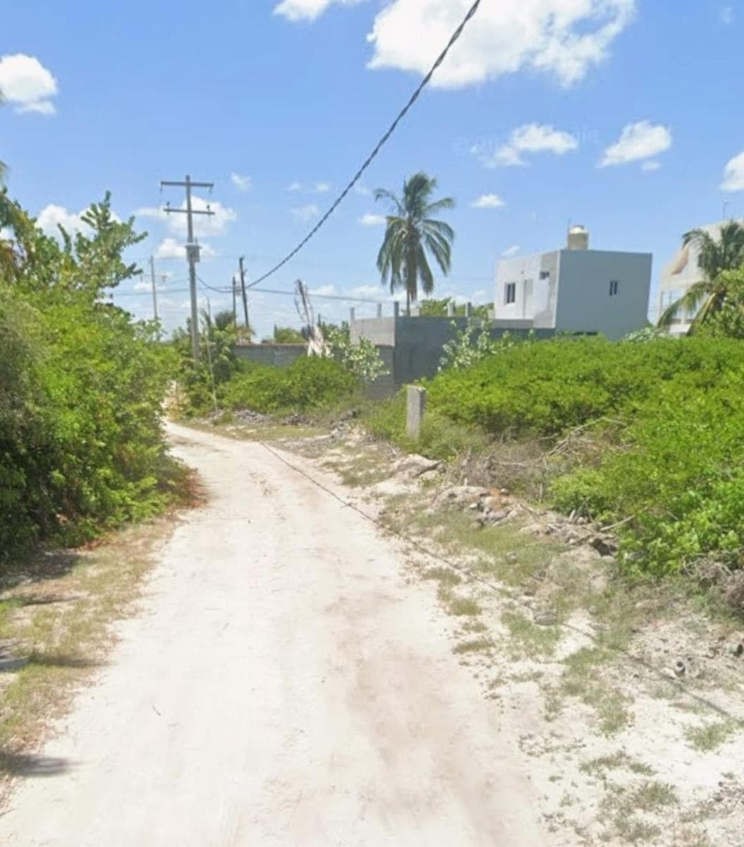 875 M2 LOT IN CHELEM FOR SALE, UTILITIES AT THE LOT'S EDGE, READY FOR IMMEDIATE OCCUPANCY, JUST 5 BLOCKS FROM THE BEACH