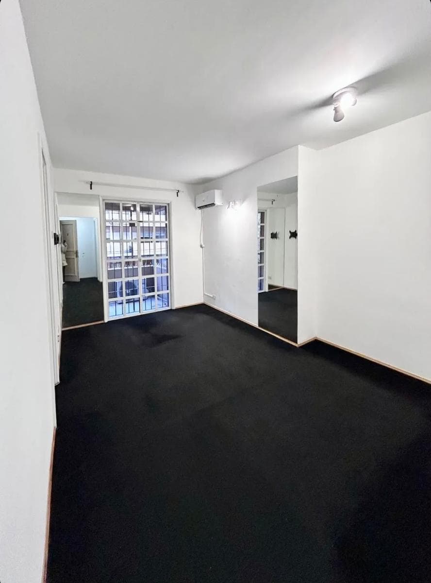 Rental in Pocitos: 2 bedrooms and a patio