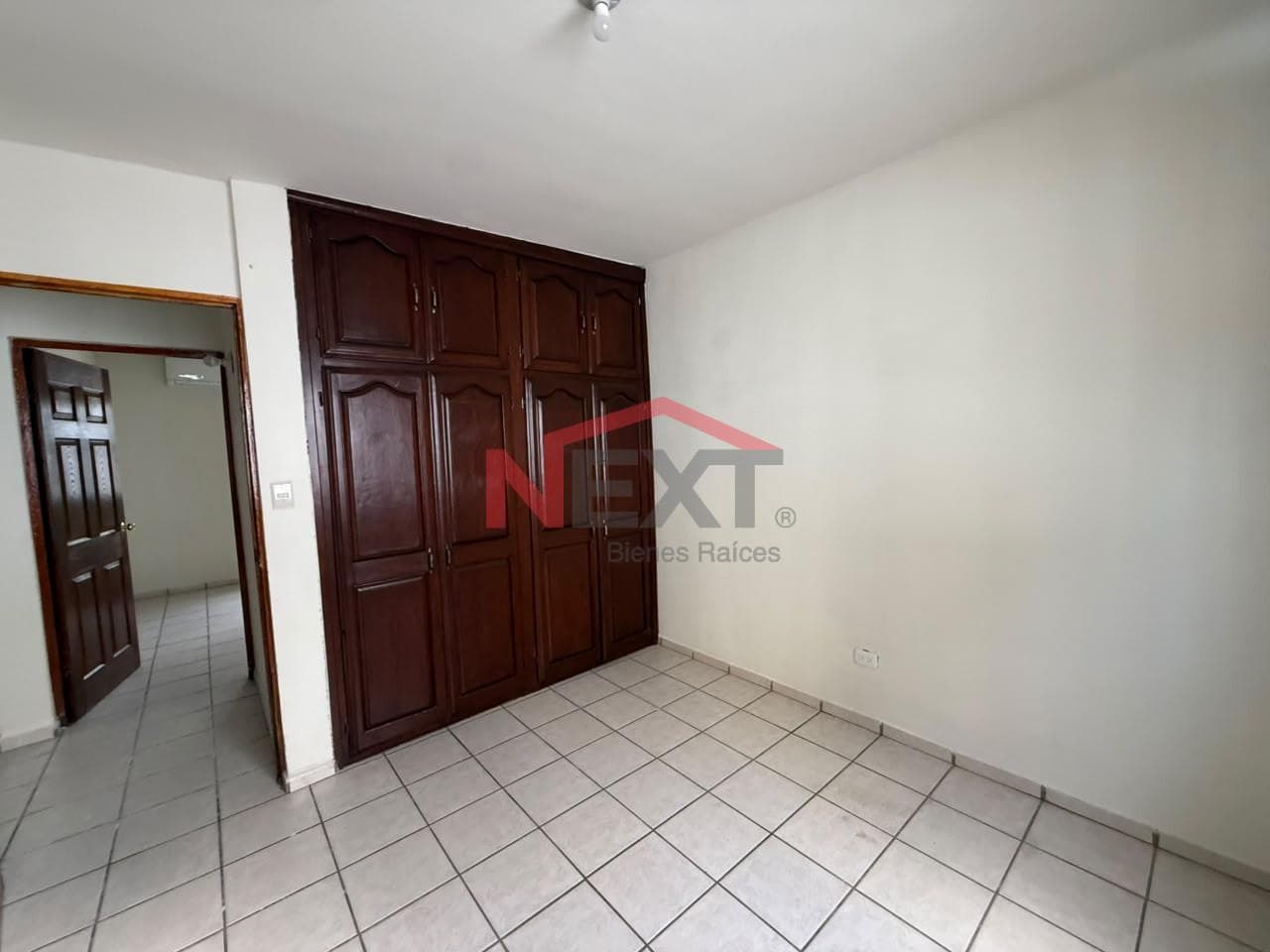 HOUSE FOR RENT IN COL. LAS QUINTAS
