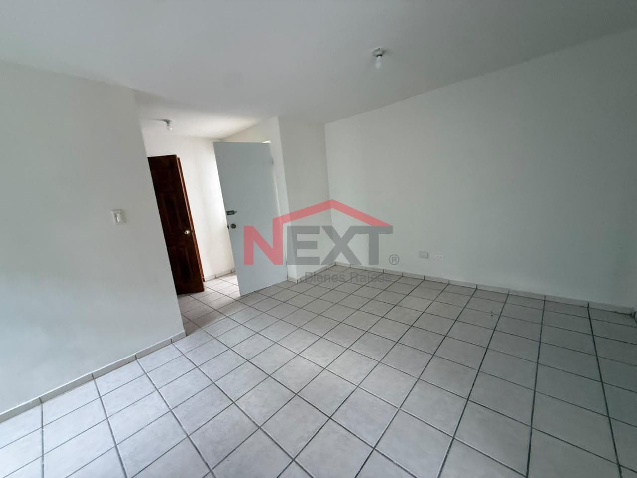 HOUSE FOR RENT IN COL. LAS QUINTAS