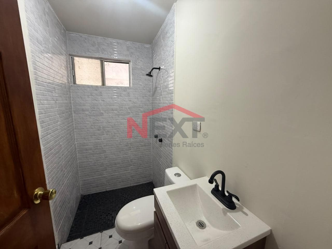 HOUSE FOR RENT IN COL. LAS QUINTAS