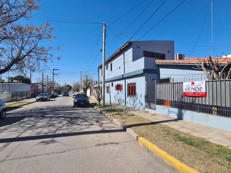 TRIPLEX - B° CÁMARA - TODOS LOS SERVICIOS