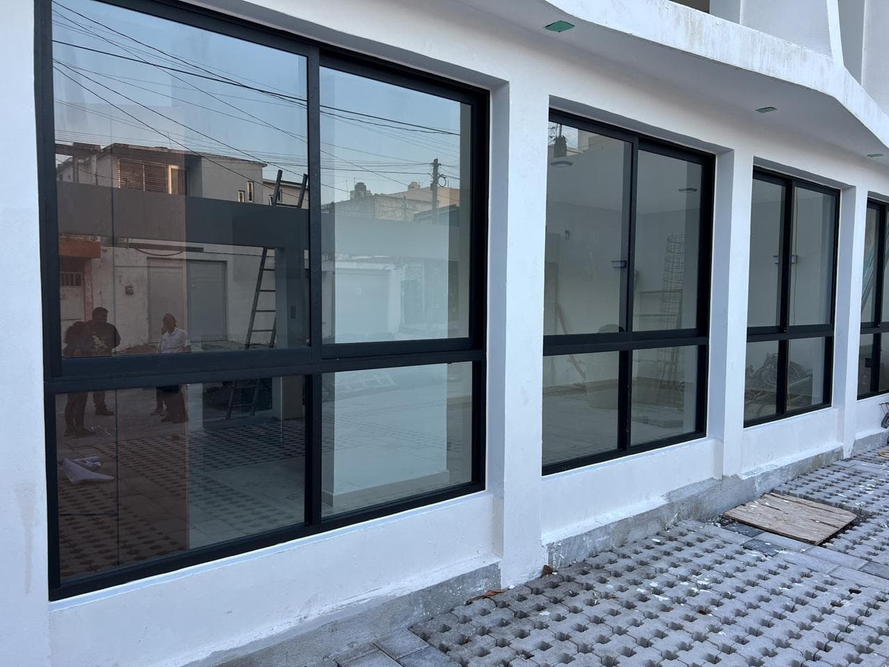 Apartment with 1 master bedroom featuring a full bathroom and walk-in closet; it also has 2 additional master bedrooms with walk-in closets, 1 shared full bathroom, a fully equipped kitchen, a living-dining room, a laundry room, a linen closet, and a 1-car garage