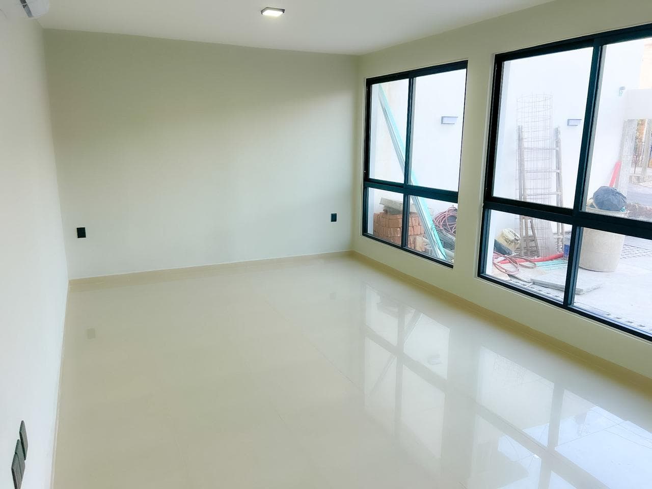 Apartment with 1 master bedroom featuring a full bathroom and walk-in closet; it also has 2 additional master bedrooms with walk-in closets, 1 shared full bathroom, a fully equipped kitchen, a living-dining room, a laundry room, a linen closet, and a 1-car garage