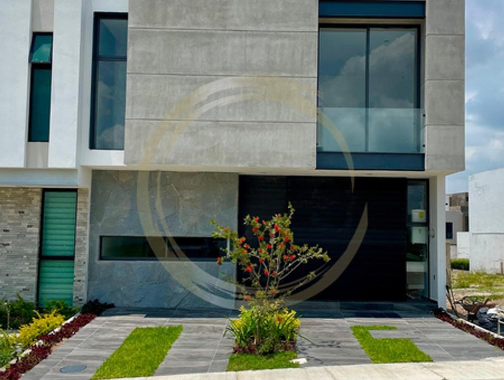 House in the Valle Imperial Subdivision