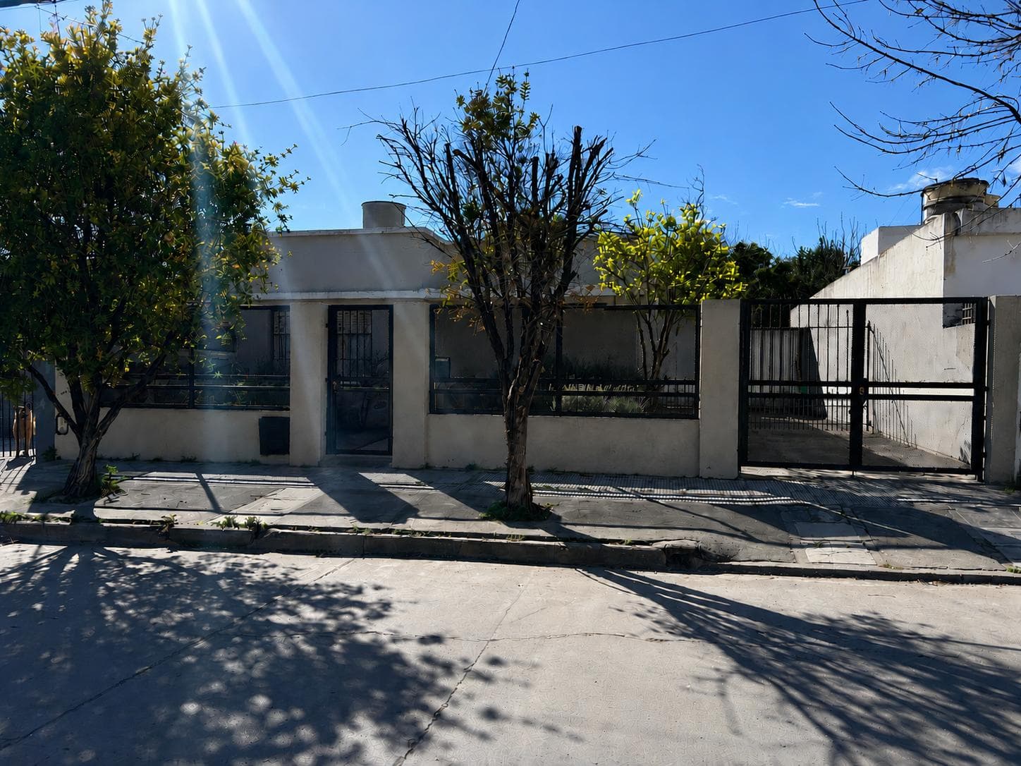 HOUSE FOR SALE IN THE CAMARA NEIGHBORHOOD, 2 BEDROOMS