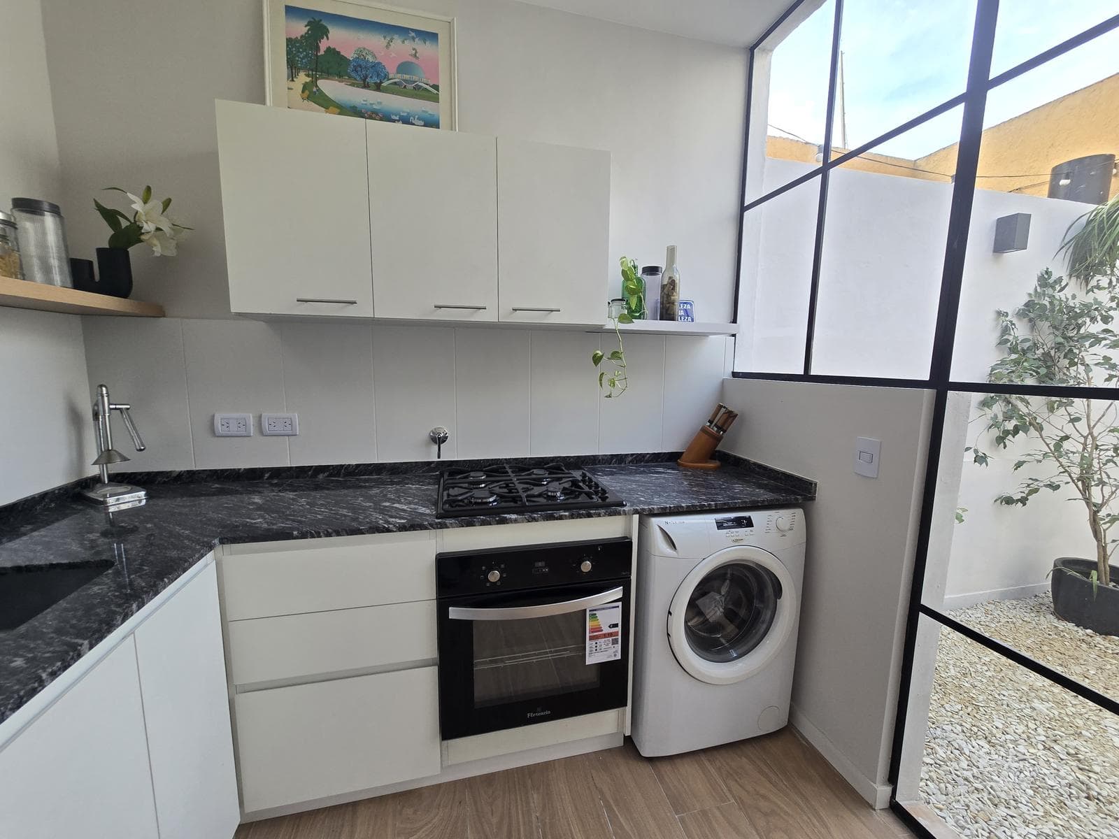 For Sale - Colegiales - 2-room townhouse with patio - Guest bathroom and en suite bathroom - In impeccable condition