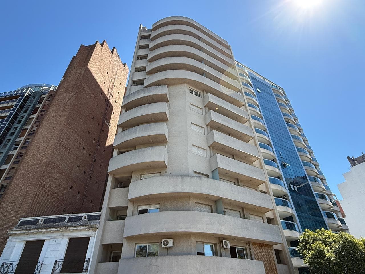 Beautiful high-floor 2-bedroom apartment with a stunning view of the park, just a few meters from Plaza España