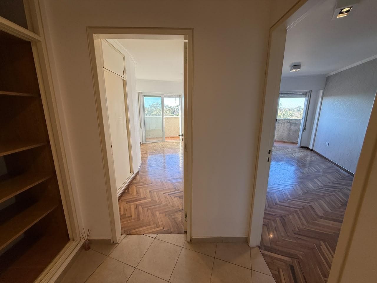 Beautiful high-floor 2-bedroom apartment with a stunning view of the park, just a few meters from Plaza España