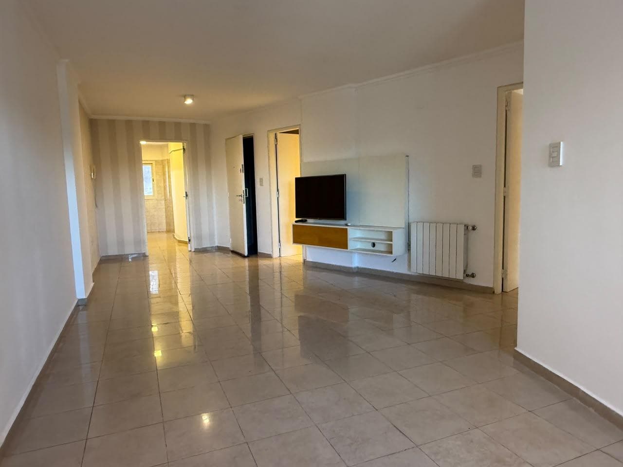Beautiful high-floor 2-bedroom apartment with a stunning view of the park, just a few meters from Plaza España