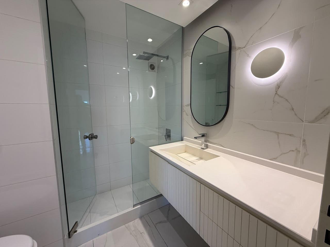 Beautiful high-floor 2-bedroom apartment with a stunning view of the park, just a few meters from Plaza España