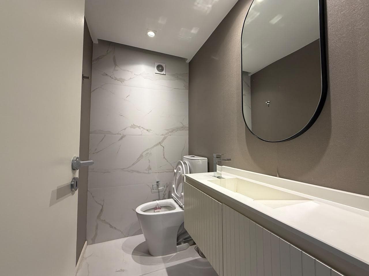 Beautiful high-floor 2-bedroom apartment with a stunning view of the park, just a few meters from Plaza España
