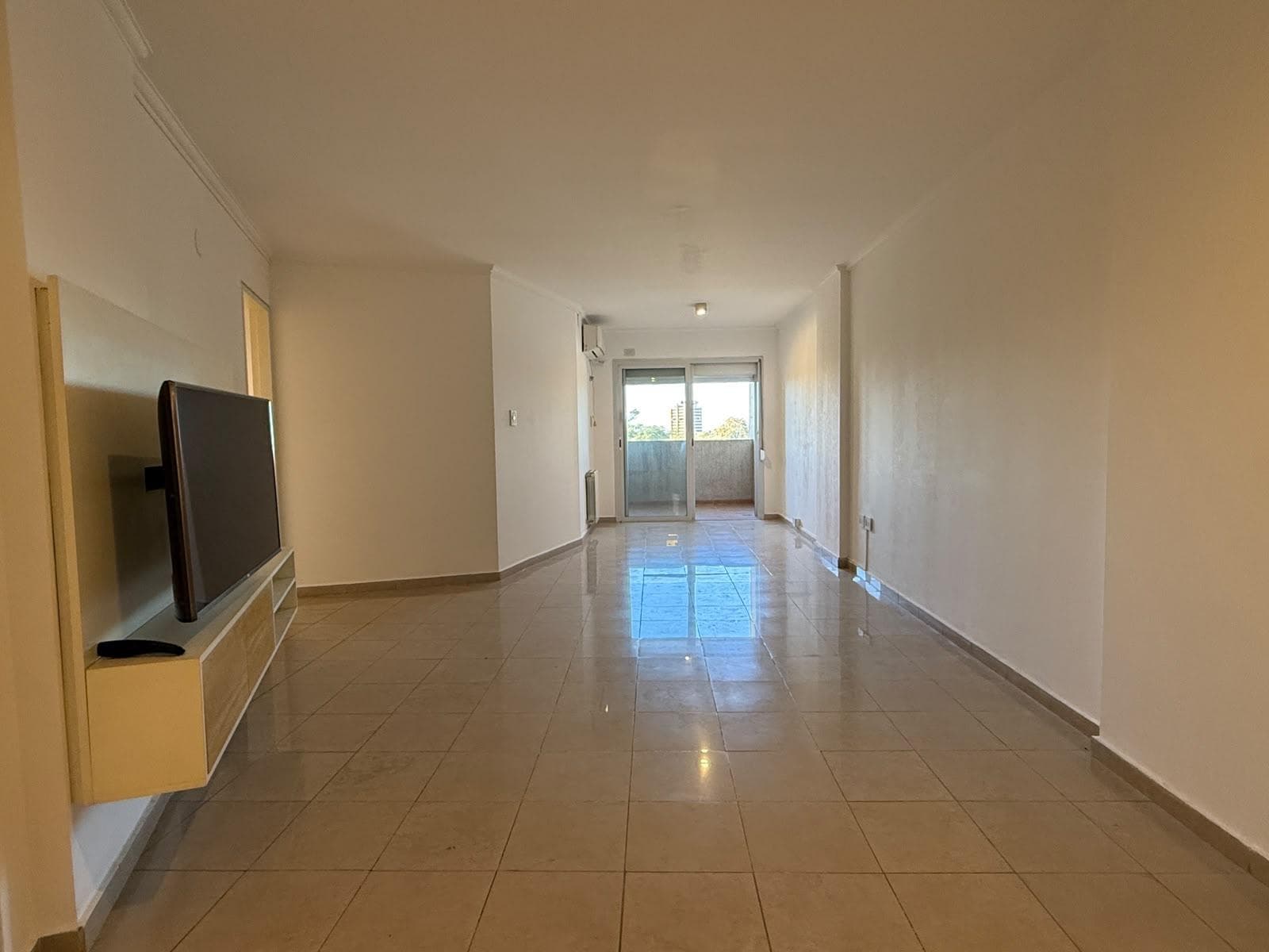 Beautiful high-floor 2-bedroom apartment with a stunning view of the park, just a few meters from Plaza España