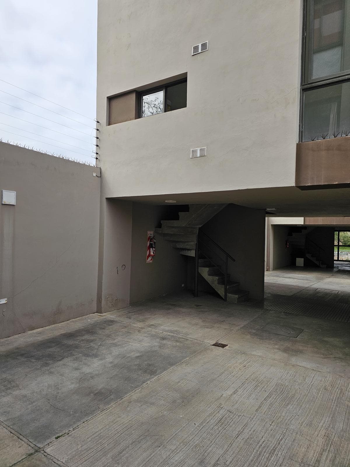 DUPLEX FOR RENT - GUEMES NEIGHBORHOOD