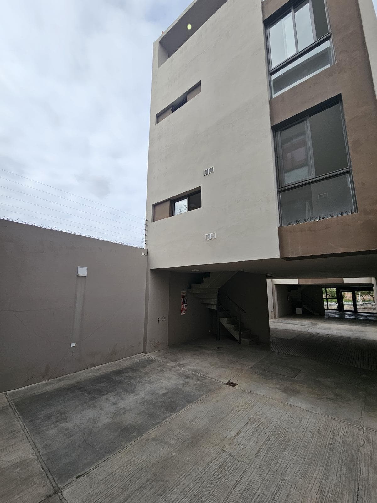 DUPLEX FOR RENT - GUEMES NEIGHBORHOOD