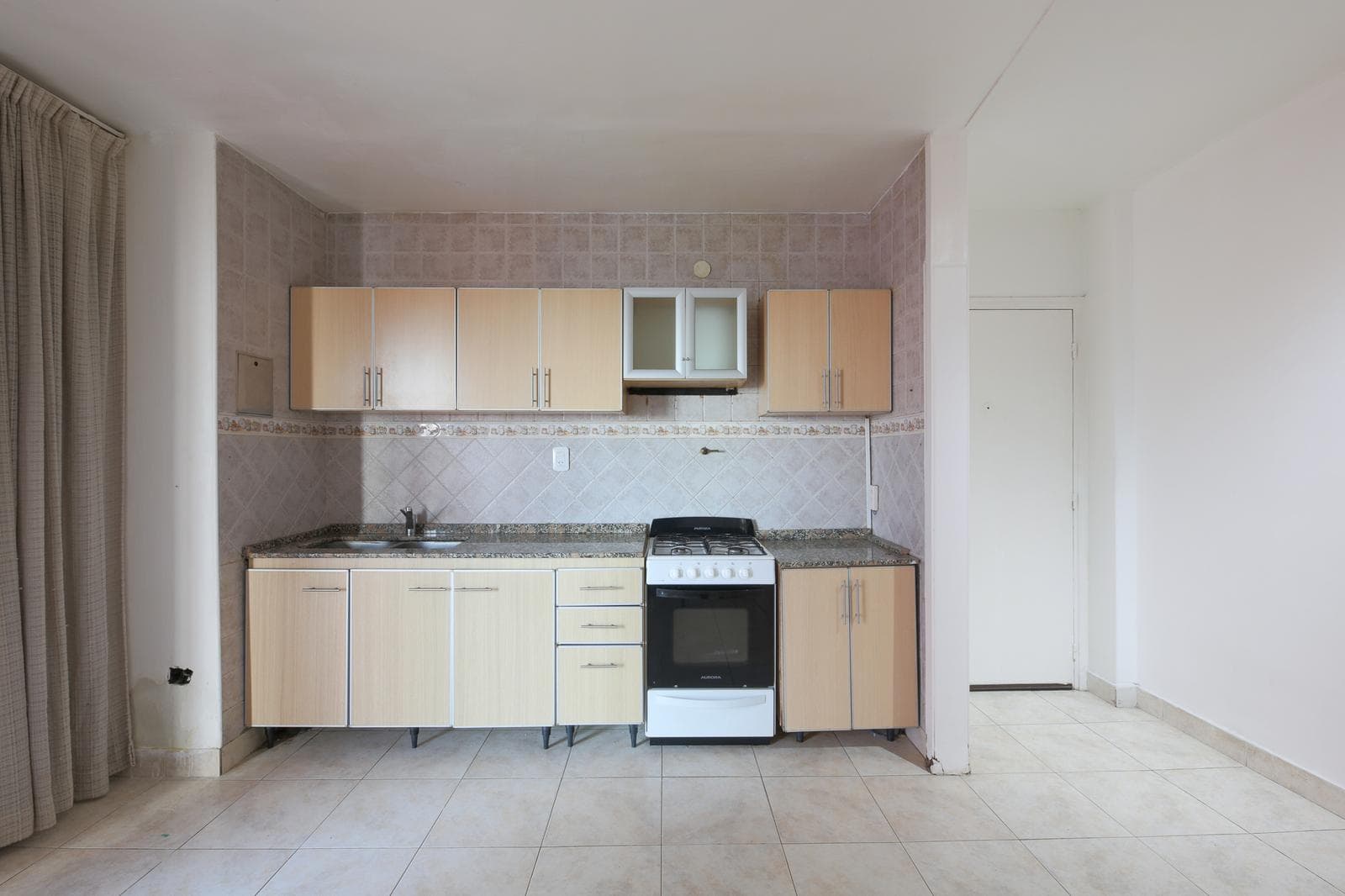 4-room apartment for sale in Parque Patricios - Continuous Balcony - Upper Floor with Unobstructed View