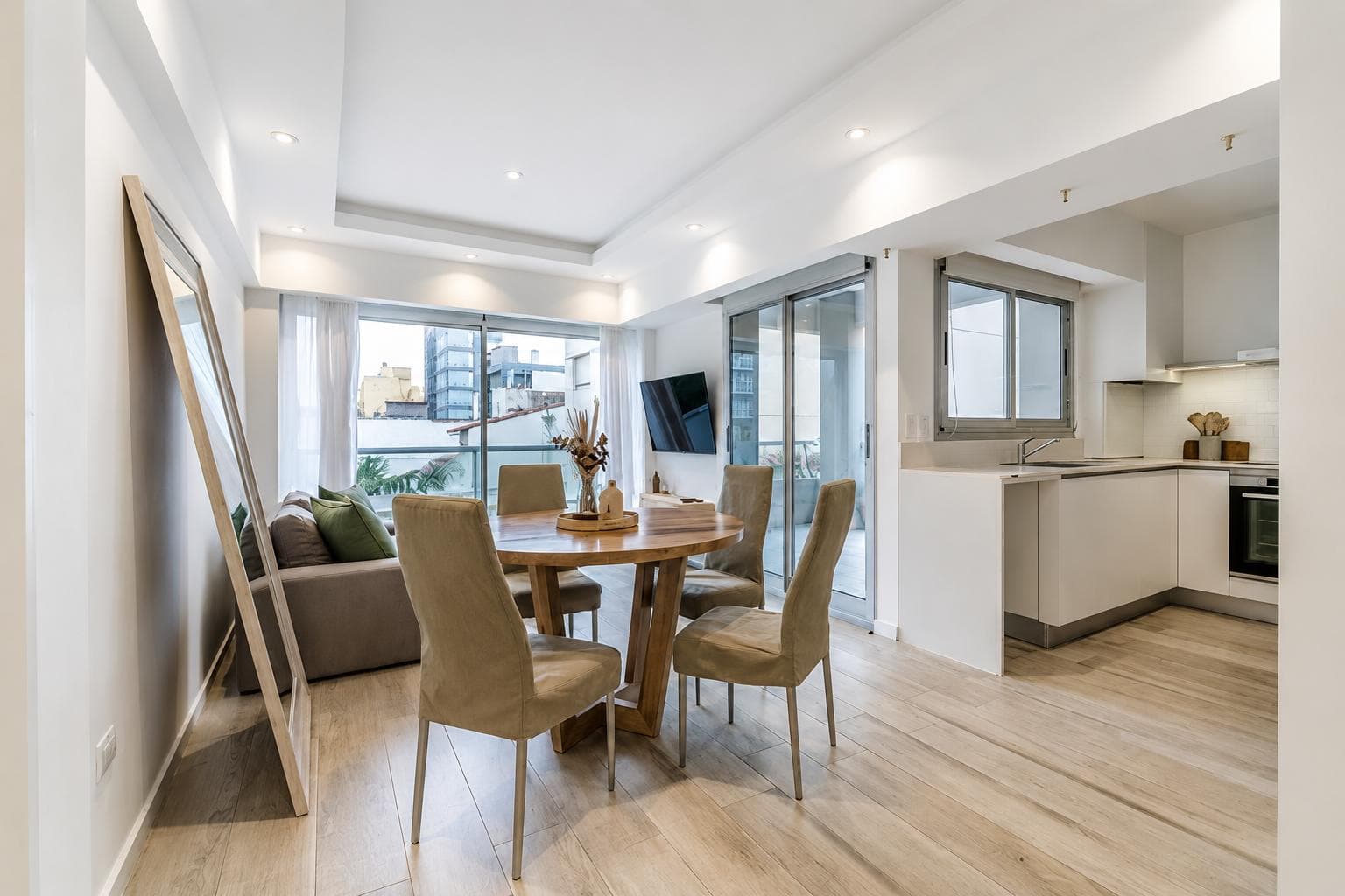 12- or 24-Month Lease - 2-Room Apartment - Furnished - Parking Space - Güemes Area