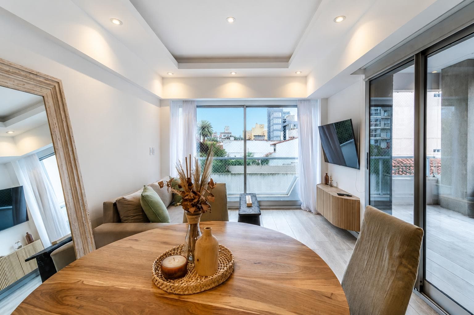 12- or 24-Month Lease - 2-Room Apartment - Furnished - Parking Space - Güemes Area