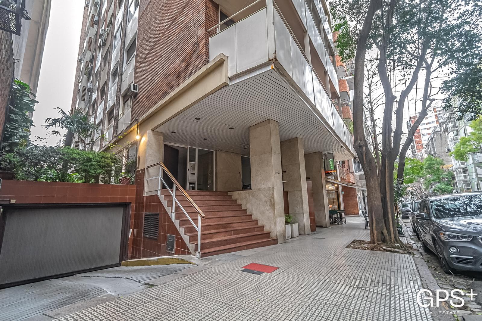 Excellent Tower, Top Floor with Private Terrace—Full of Light and Sun—Attached Parking Space