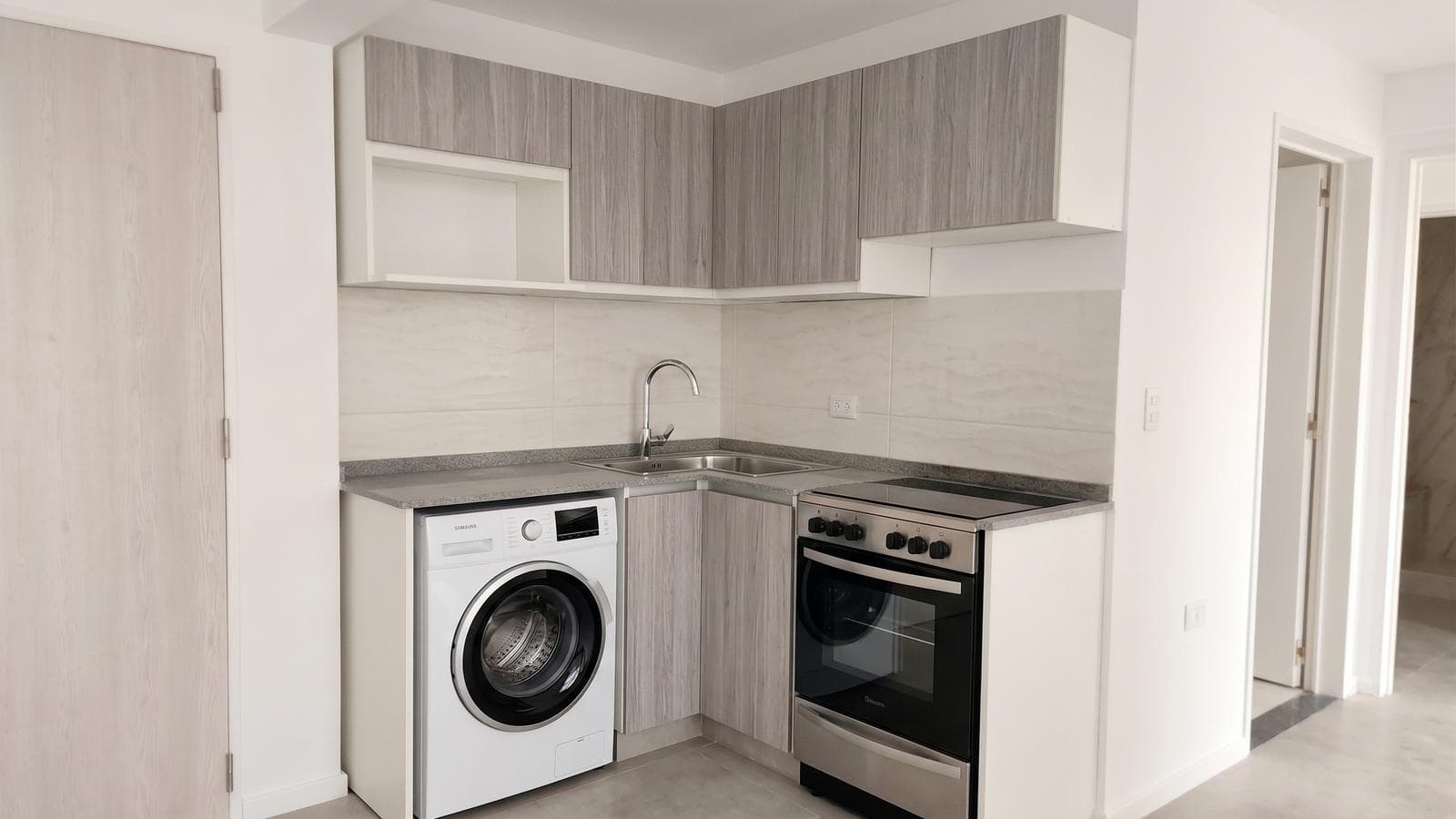 3-Bedroom, 2-Bathroom Apartment in a High-End Tower, Suitable for Professional Use, Full Amenities, Patricios Park