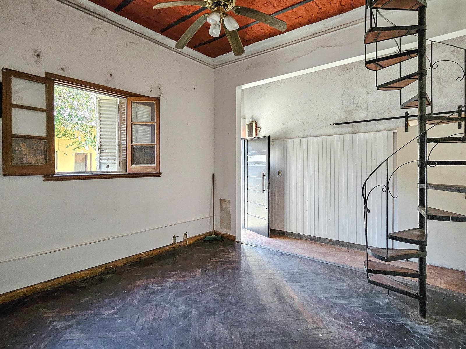 3-bedroom house with a garage, outdoor kitchen, and corner lot in Arroyito