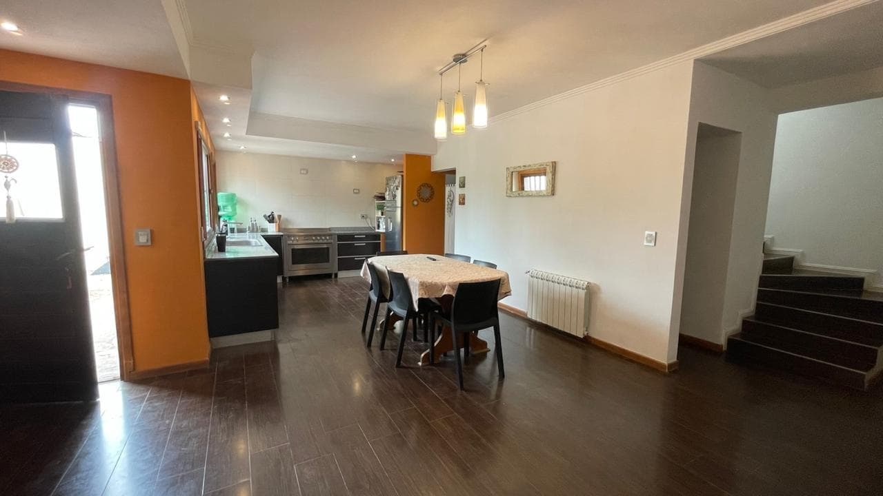 6-room house in San Carlos