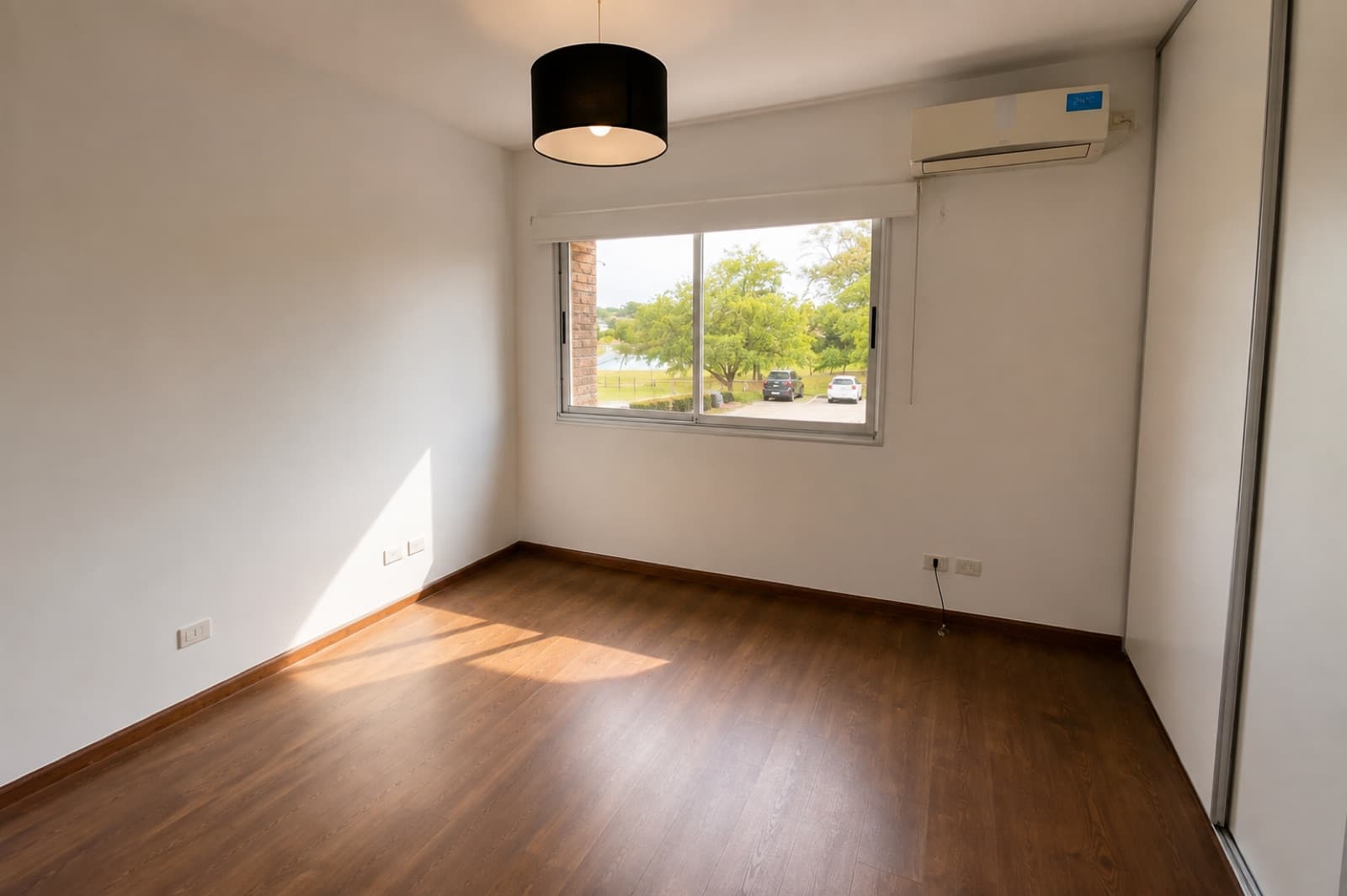 Duplex in Fincas de Iraola II