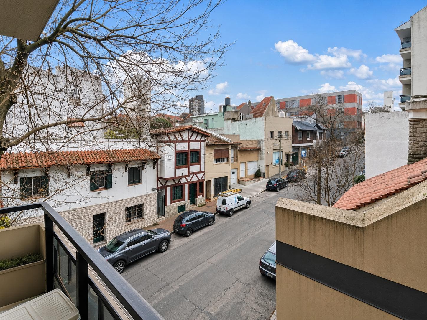 4-Room Apartment with Balcony and Garage, Renovated, La Perla
