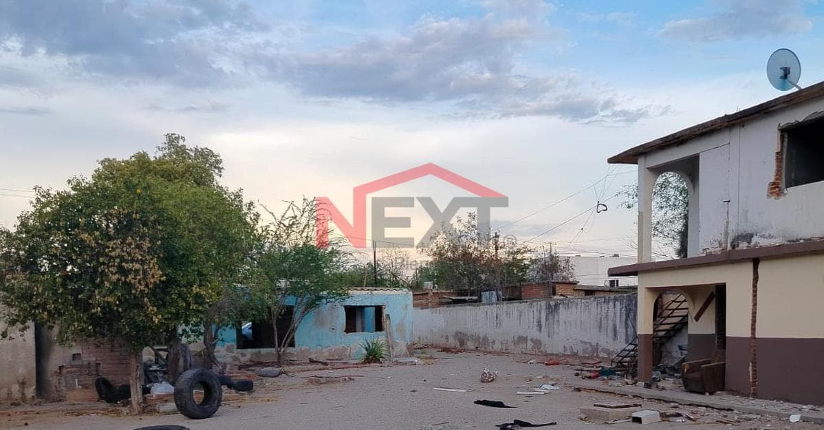 HOUSE WITH APARTMENTS FOR SALE IN COL. Y GRIEGA
