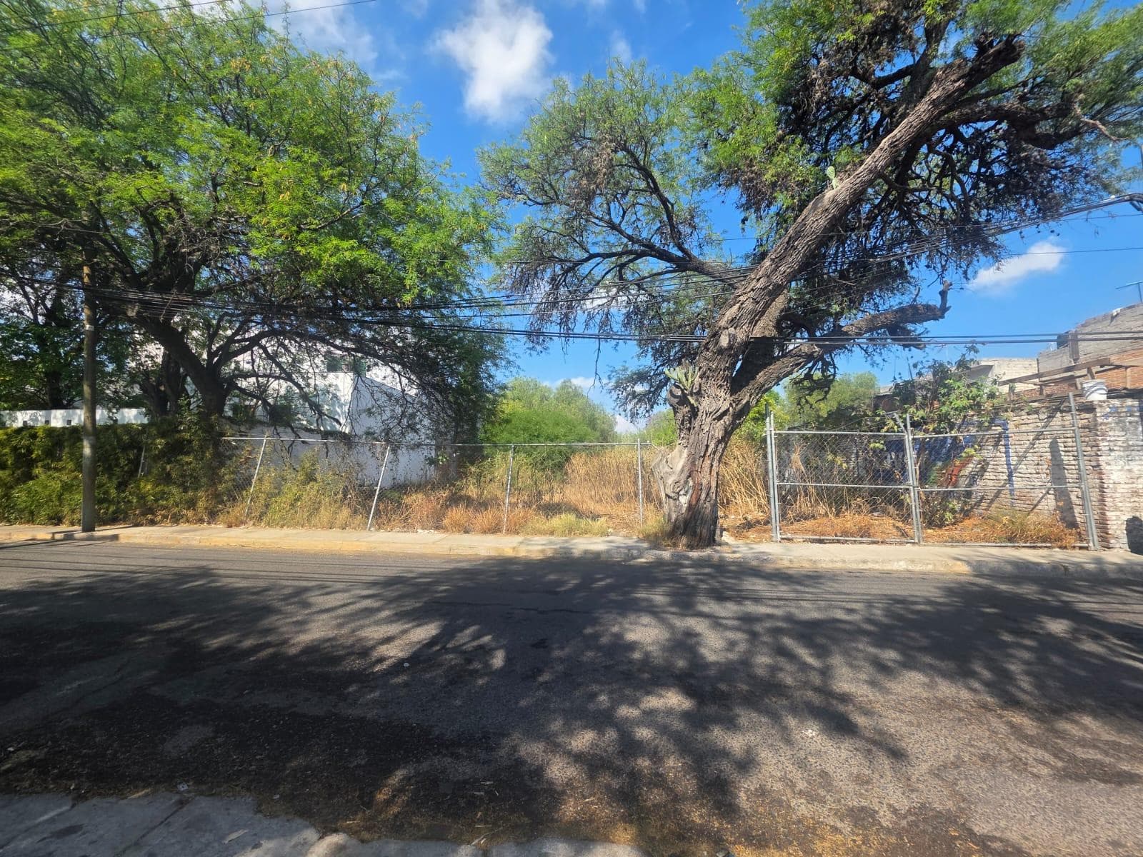 Commercial Lot for Sale in El Pueblito