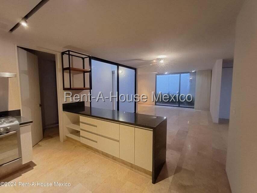3-story house for rent with a rooftop garden and a maid's room – Zibatá, Querétaro