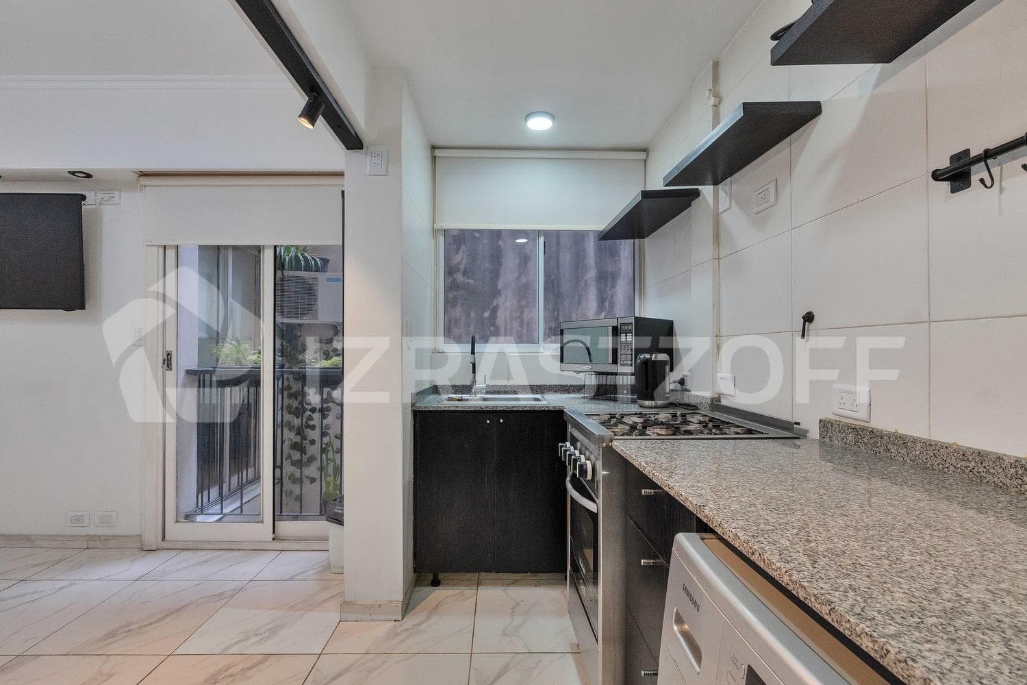 Apartment for sale and rent in Recoleta. Renovated one-bedroom apartment. Suitable for professionals