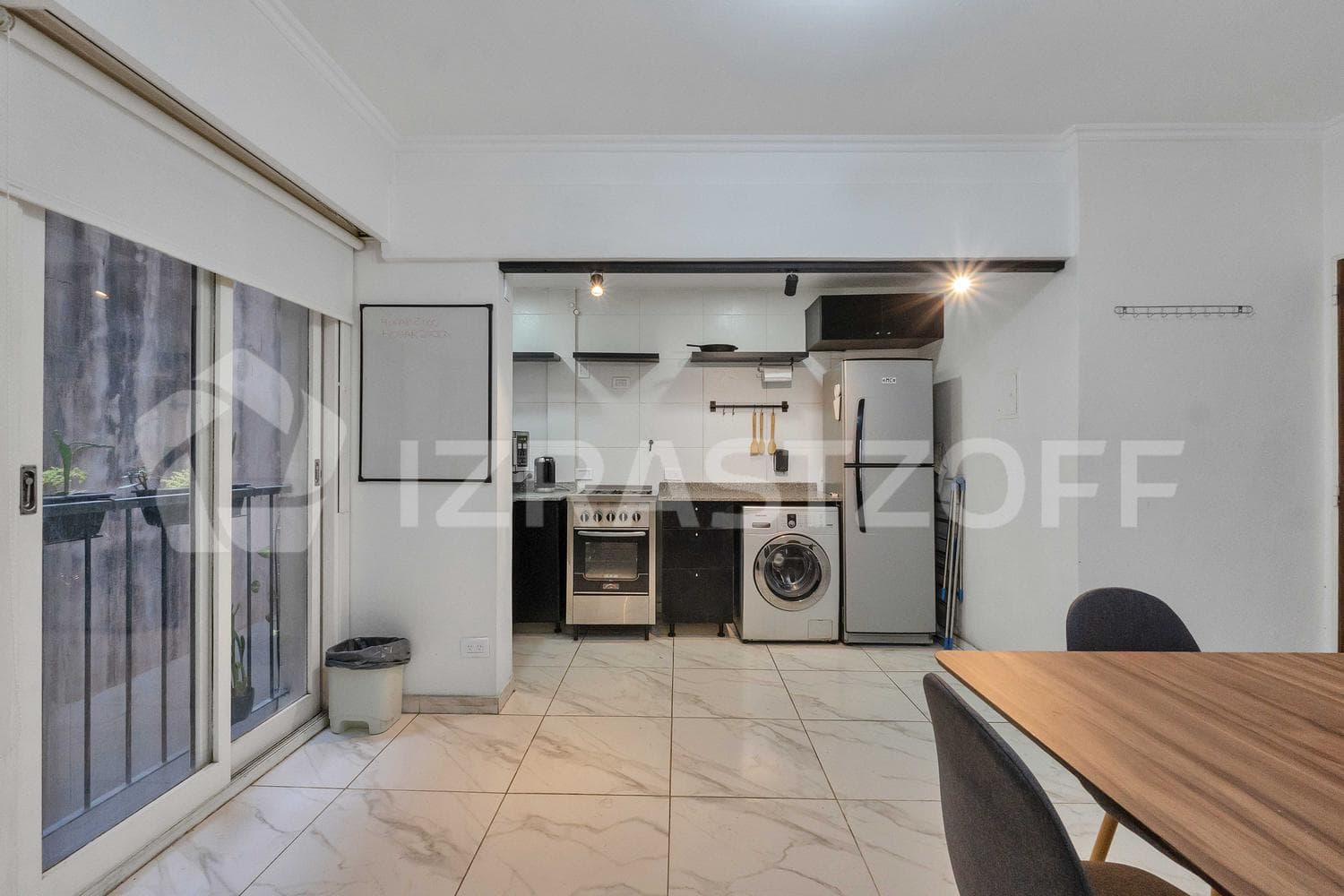 Apartment for sale and rent in Recoleta. Renovated one-bedroom apartment. Suitable for professionals