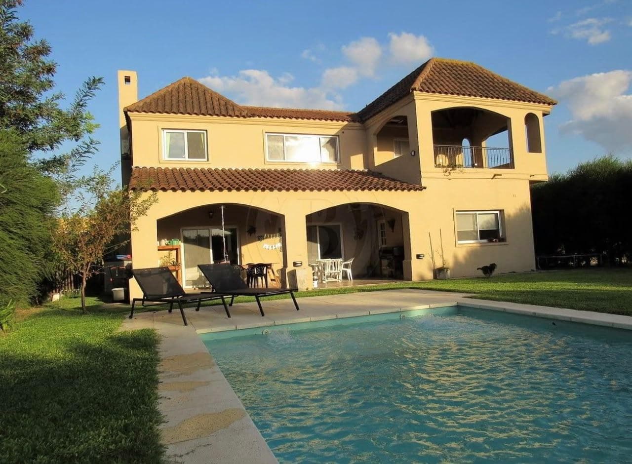 House for Sale in the Santa Teresa Neighborhood, Villanueva, Tigre