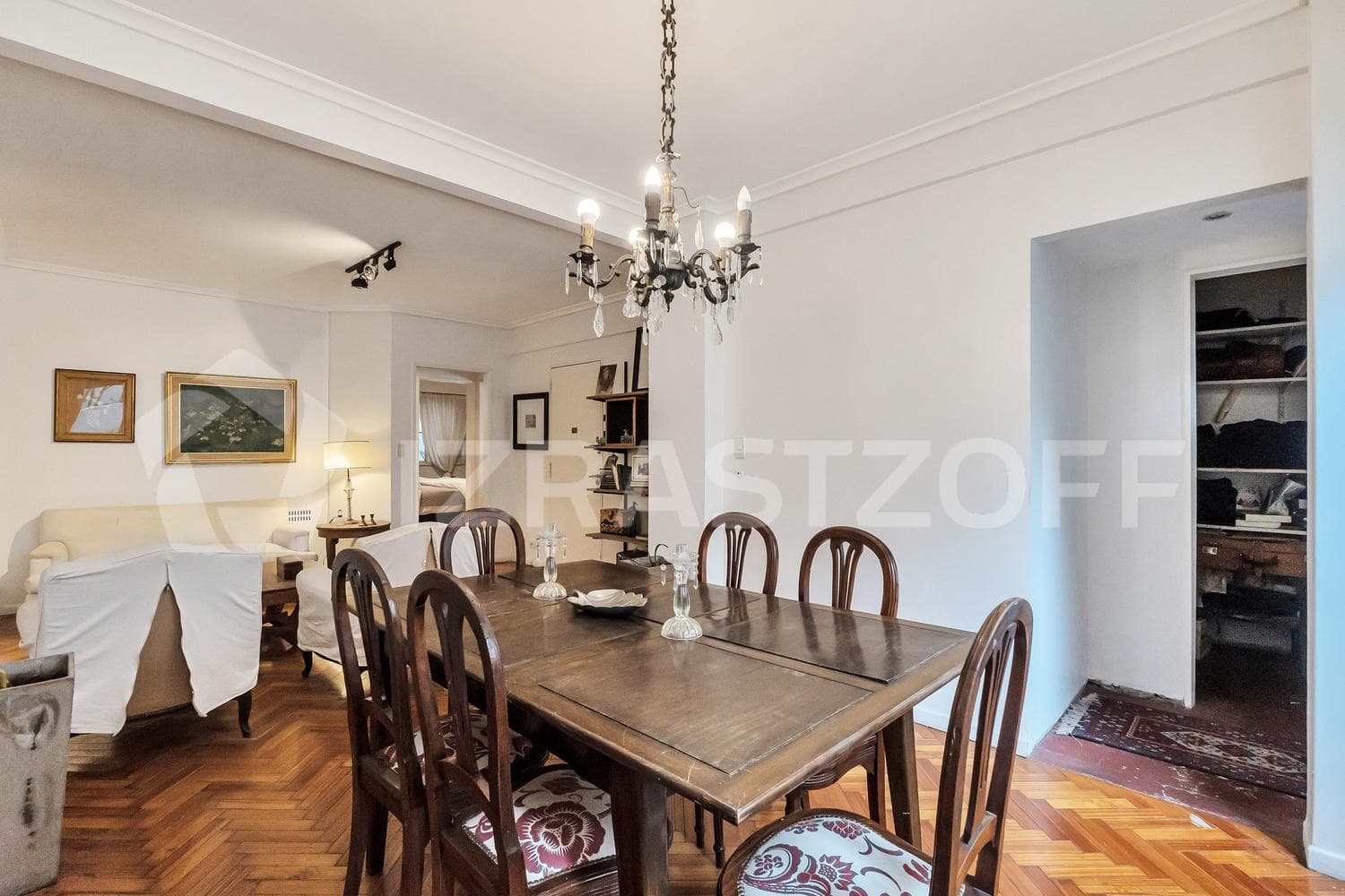 Apartment for sale in Retiro. Two bedrooms. Suitable for professionals