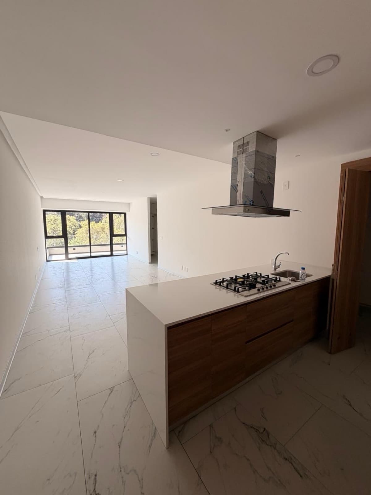 Apartment for rent in Santa Fe: new, with a terrace, storage room, laundry area, 1 parking space, and luxury amenities