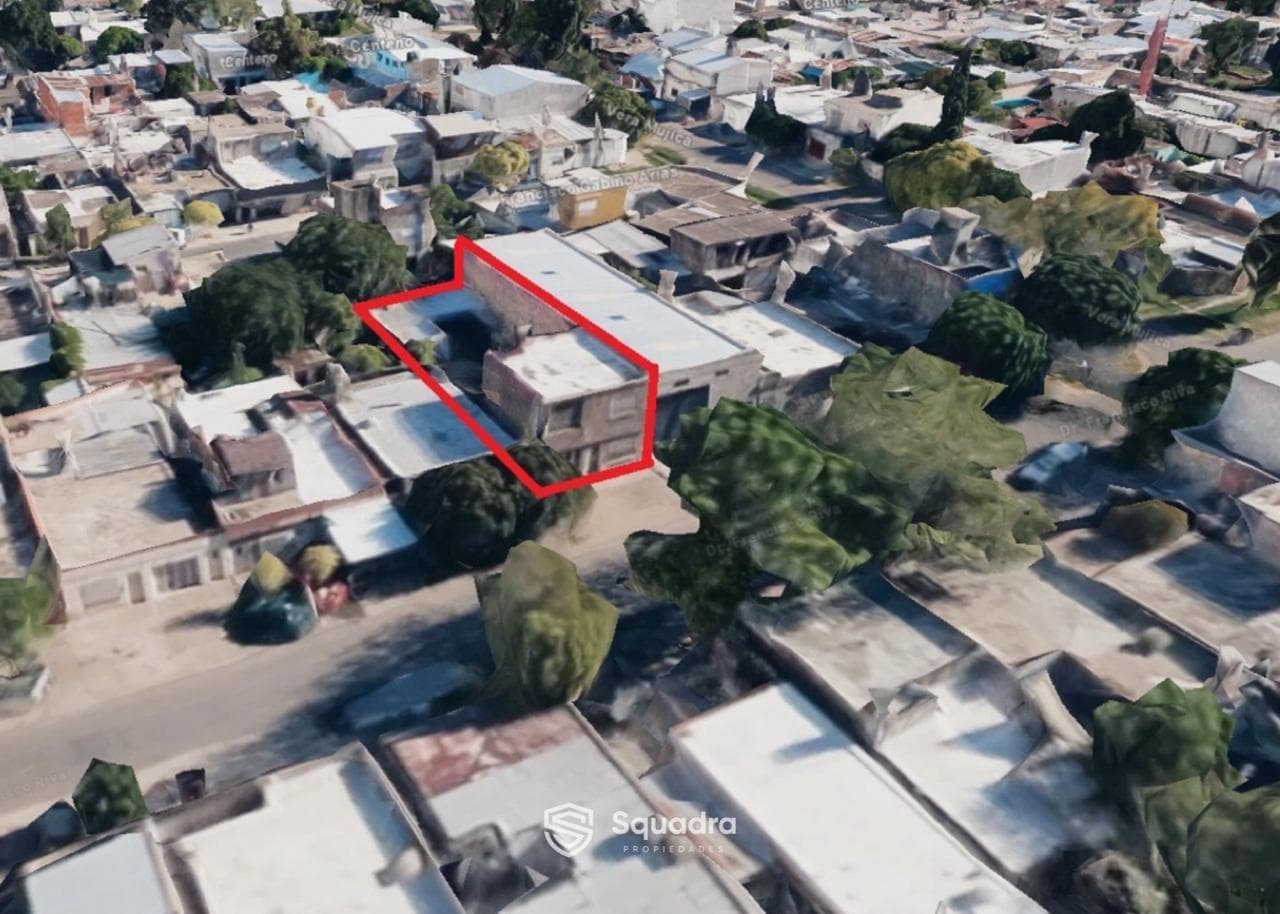 FOR SALE - 3-bedroom house on the street side 2-bedroom house at the back - Alvear, Rosario.