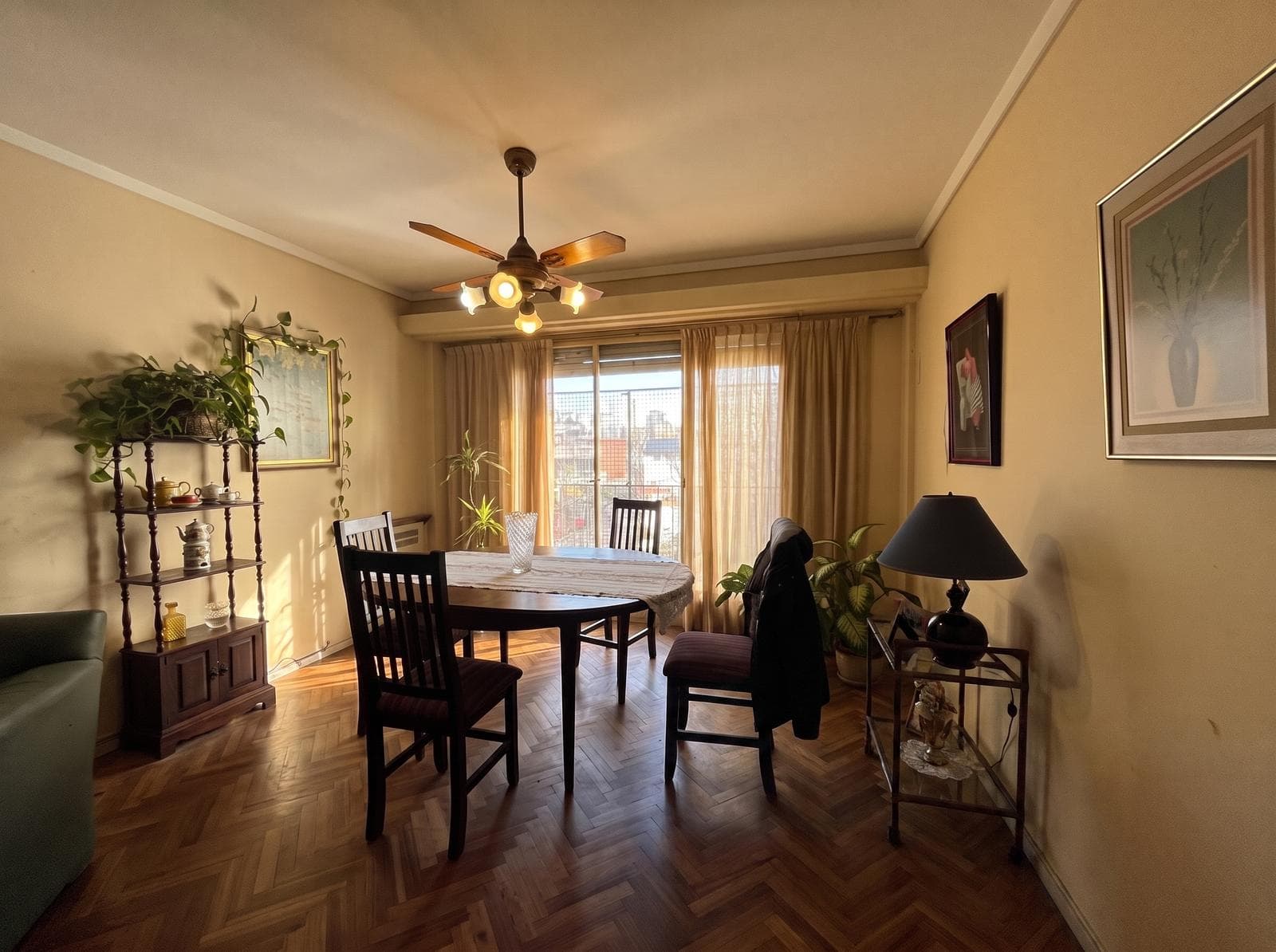 FOR SALE IN ALMAGRO: 4-ROOM APARTMENT—IDEAL FOR RENOVATION