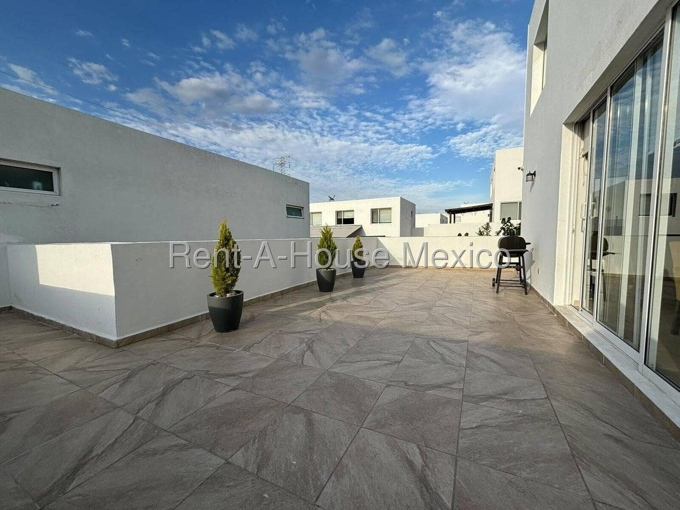 Duplex-Style Apartment for Rent in Punta Esmeralda – Corregidora, Querétaro