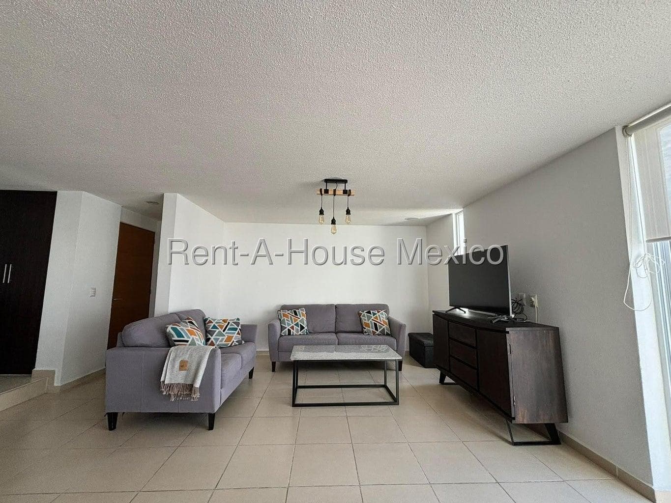 Duplex-Style Apartment for Rent in Punta Esmeralda – Corregidora, Querétaro