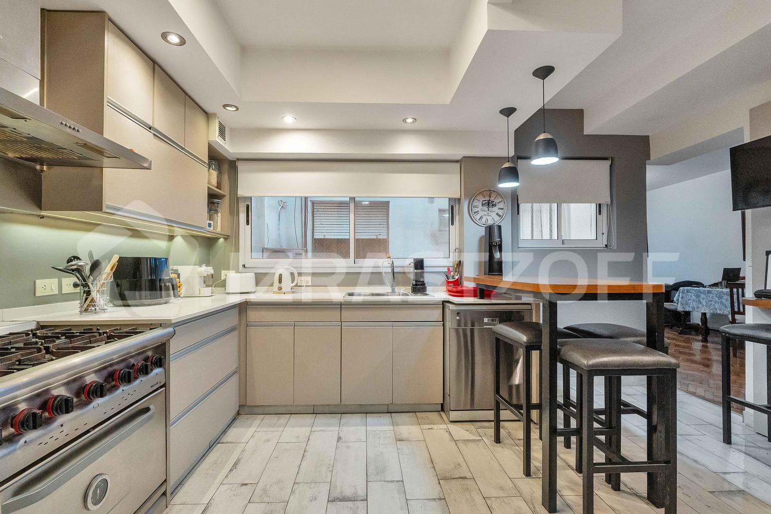 3-Bedroom Apartment for Sale with Separate Room (Renovated)