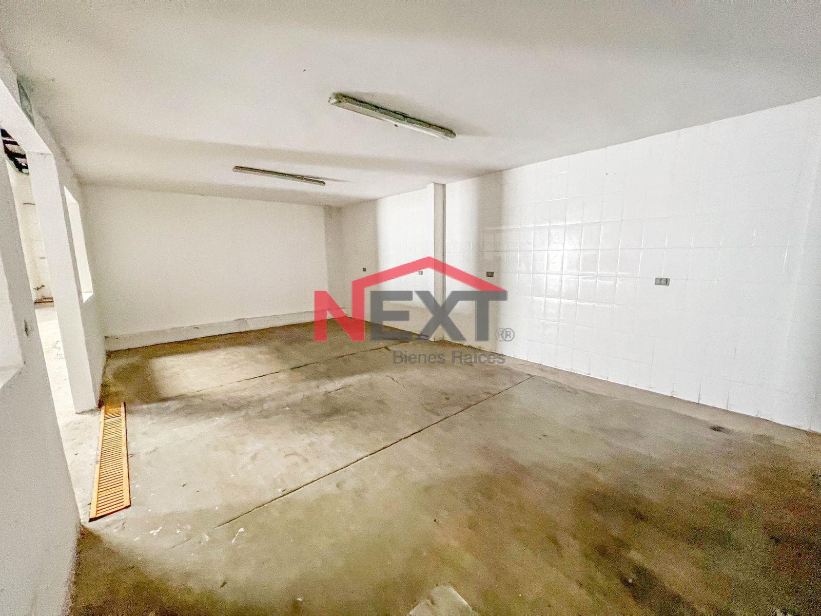 WINE CELLAR FOR RENT IN THE FUENTES DEL MEZQUITAL NEIGHBORHOOD