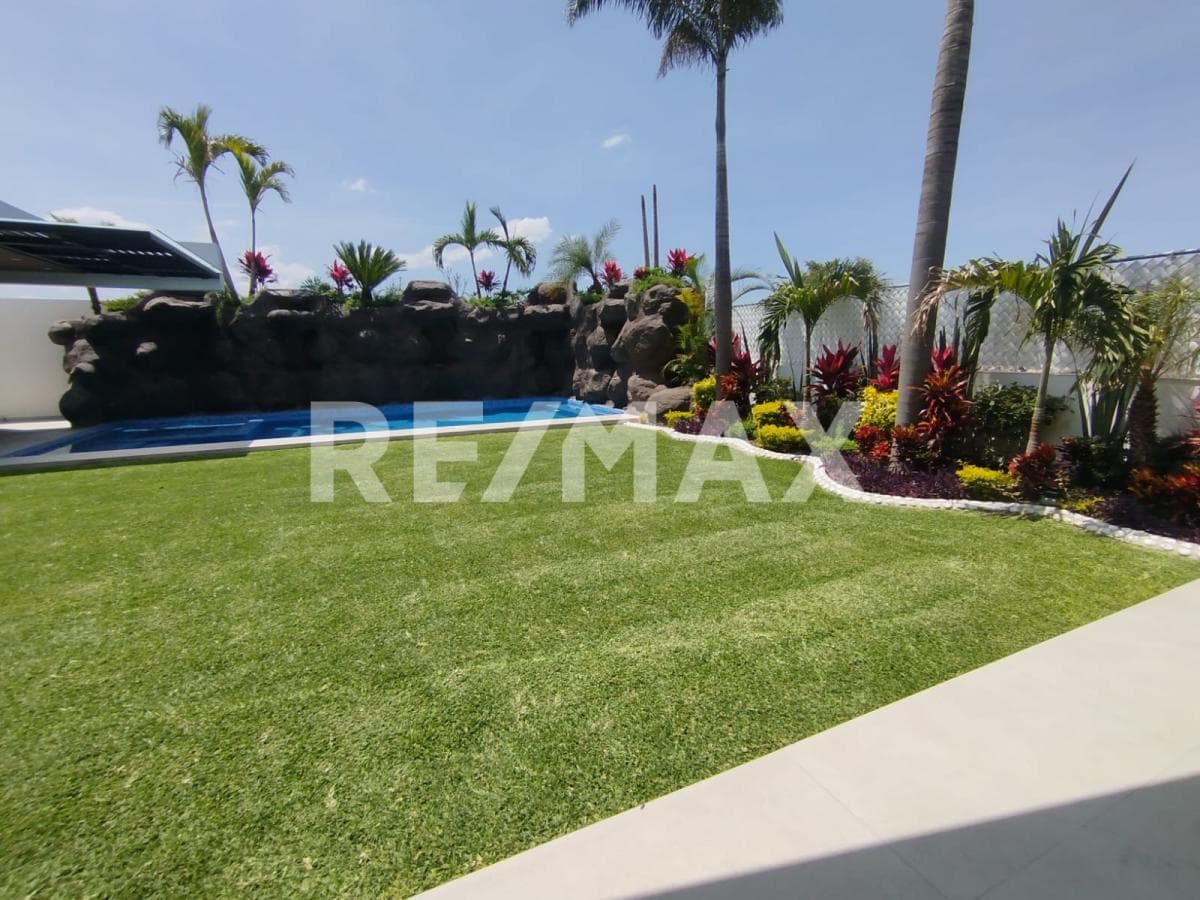 House for Sale in the Lomas de Cocoyoc Subdivision