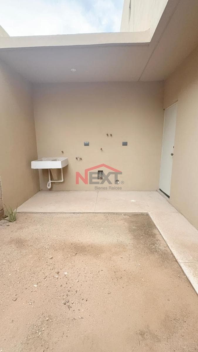 HOUSE FOR RENT IN THE SALAMANCA RESIDENTIAL NEIGHBORHOOD