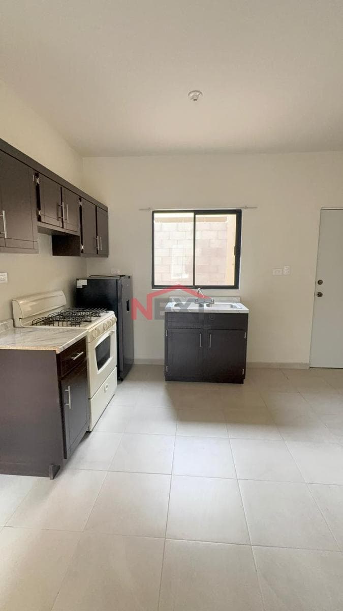 HOUSE FOR RENT IN THE SALAMANCA RESIDENTIAL NEIGHBORHOOD