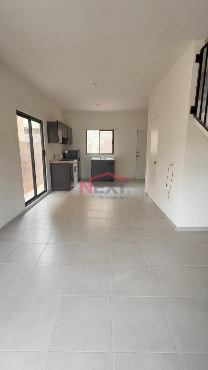 HOUSE FOR RENT IN THE SALAMANCA RESIDENTIAL NEIGHBORHOOD