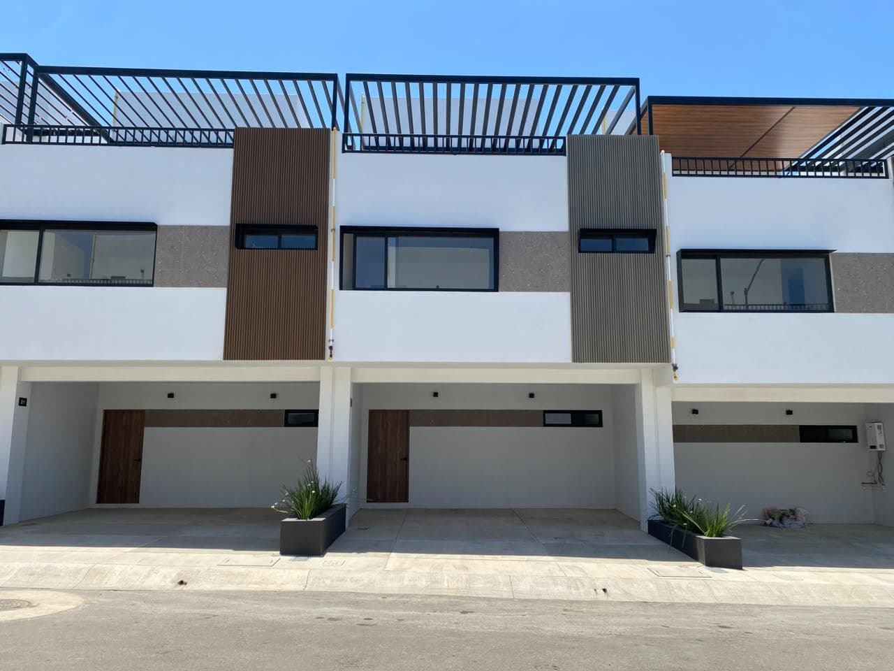 House in a condominium complex in La Cúspide